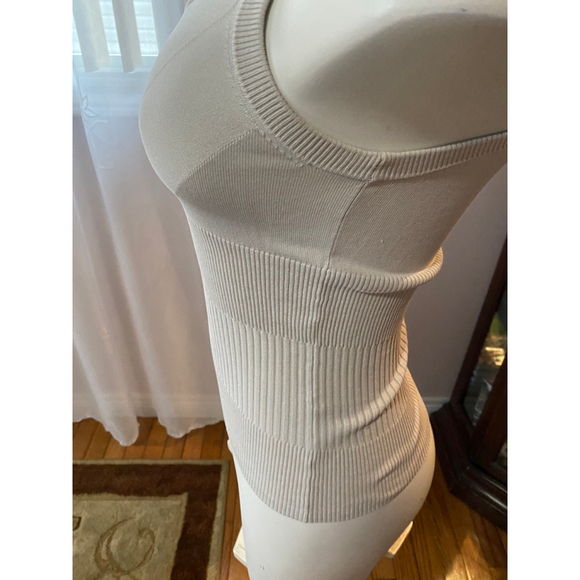 Women's TRISTAN Beige Ribbed Tank Top Petite Small SP - Picture 8 of 8